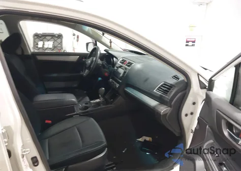 2017 Subaru Outback 2.5I Premium z USA, uszkodzony, nr VIN 4S4BSACC0H3371065